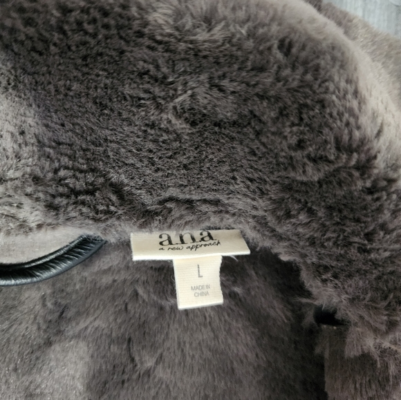 Women's Large, charcoal faux leather coat. - Picture 6 of 7